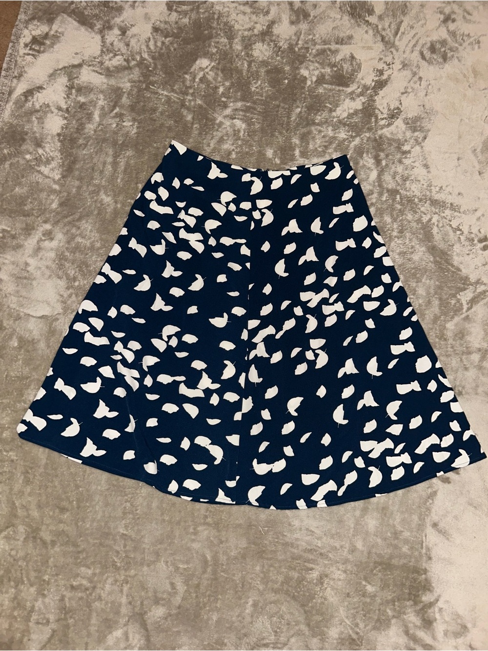 New York & Company Stretch Navy Blue and White Skirt Size 10